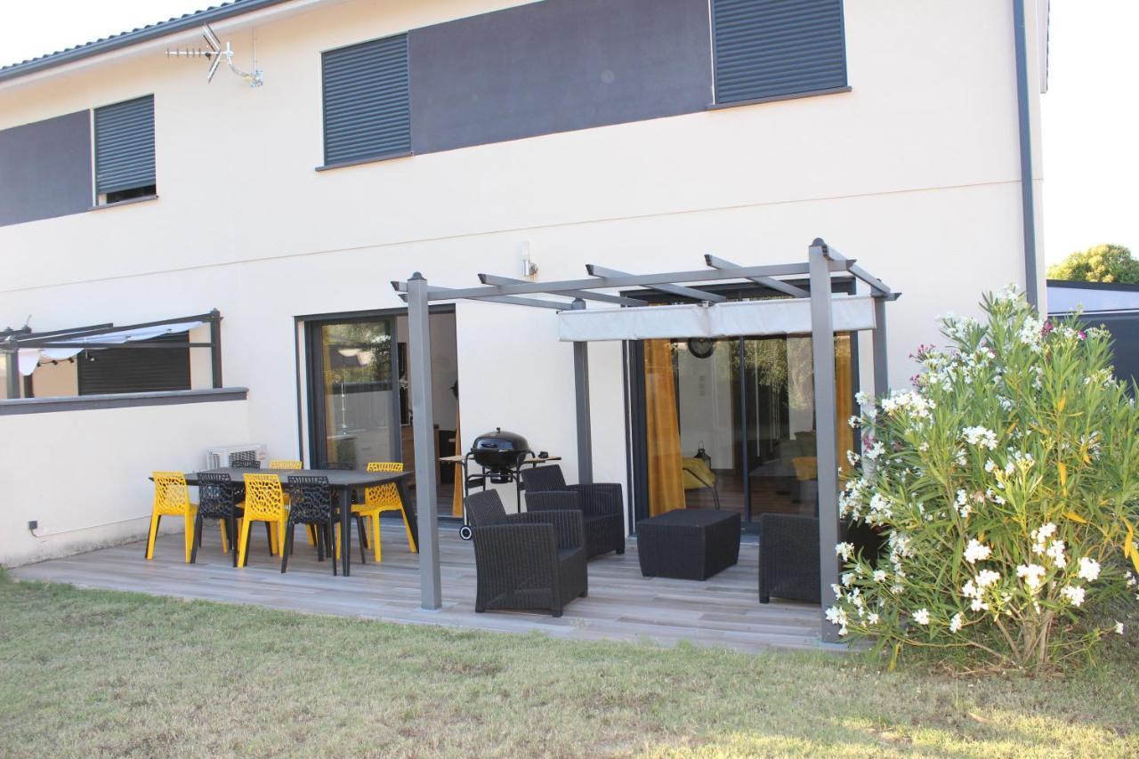 Villa Des Rives Du Lac Montans Esterno foto